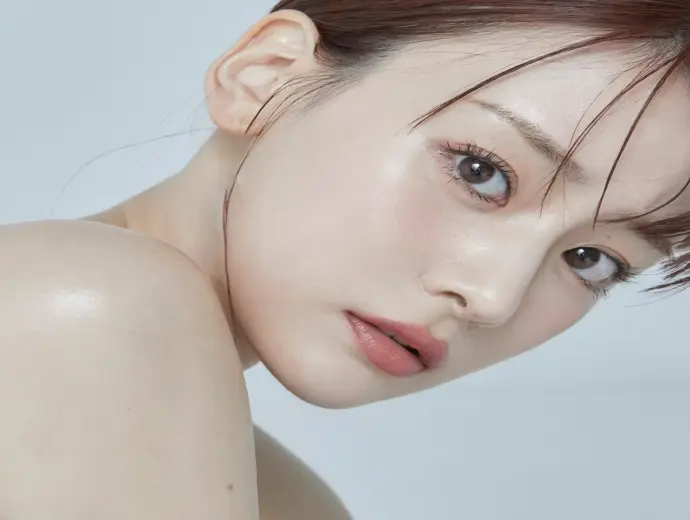 Fukuoka Minami khoe thân hình bốc lửa trong bộ ảnh sexy