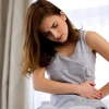 Đau bụng bên trái là dấu hiệu của bệnh gì và khi nào cần đi khám?