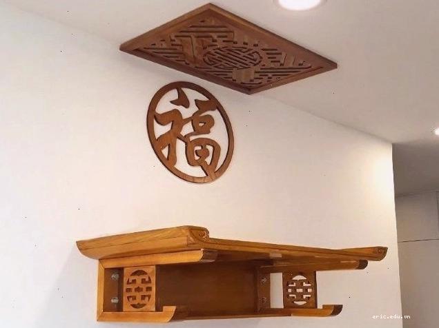 Bàn thờ treo trên tường