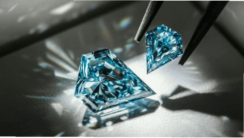 Cận cảnh viên đá Moissanite với hiệu ứng lửa lấp lánh