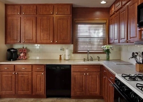 Cửa sổ bếp kiểu đứng tiết kiệm diện tích tăng chiều cao không gian