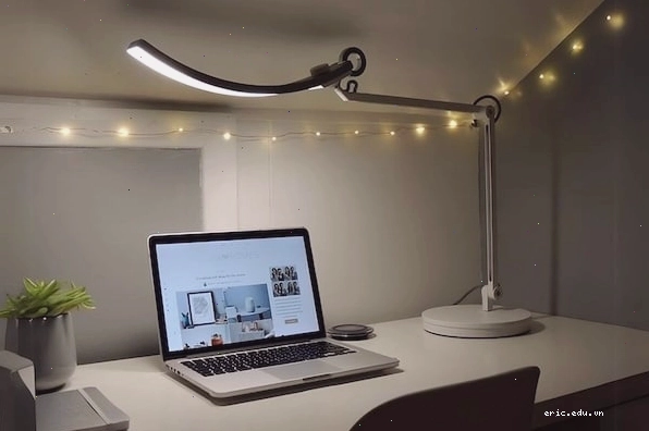 Đèn bàn LED trang trí góc làm việc