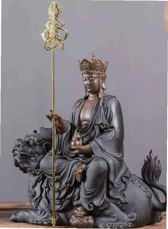 Hình ảnh Đức Địa Tạng trong các tư thế khác nhau