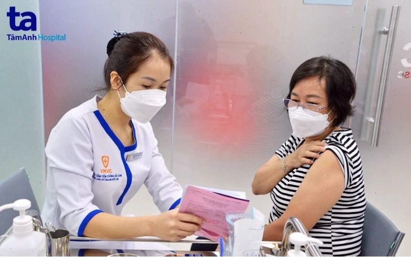 Hình ảnh minh họa việc tiêm phòng vacxin