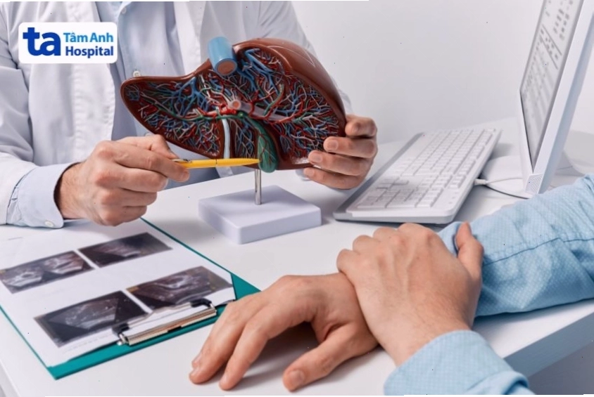 Hình ảnh mọi người đang khám sức khỏe định kỳ