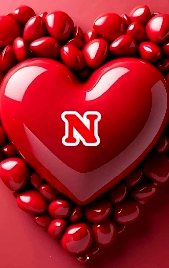 Hình nền chữ N đôi trái tim lãng mạn