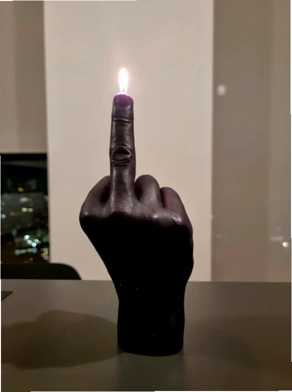 Hình nền ngón giữa meme chất lượng cao