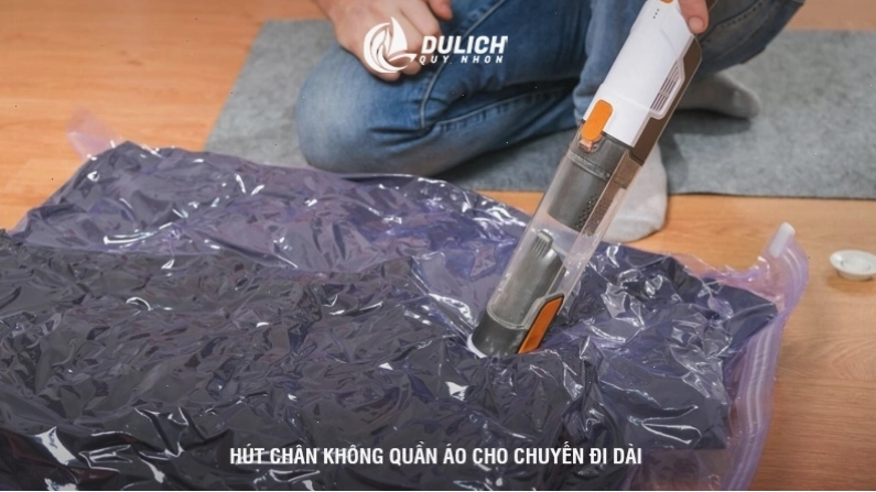 Hút chân không quần áo cho chuyến đi dài