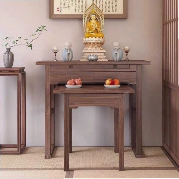Không gian thờ cúng trang nghiêm với bàn thờ Phật