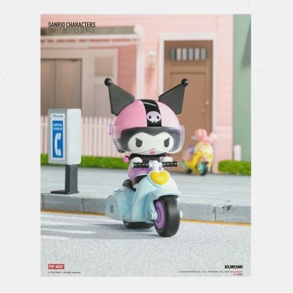 Kuromi anime girl dễ thương với trang phục màu tím và đen