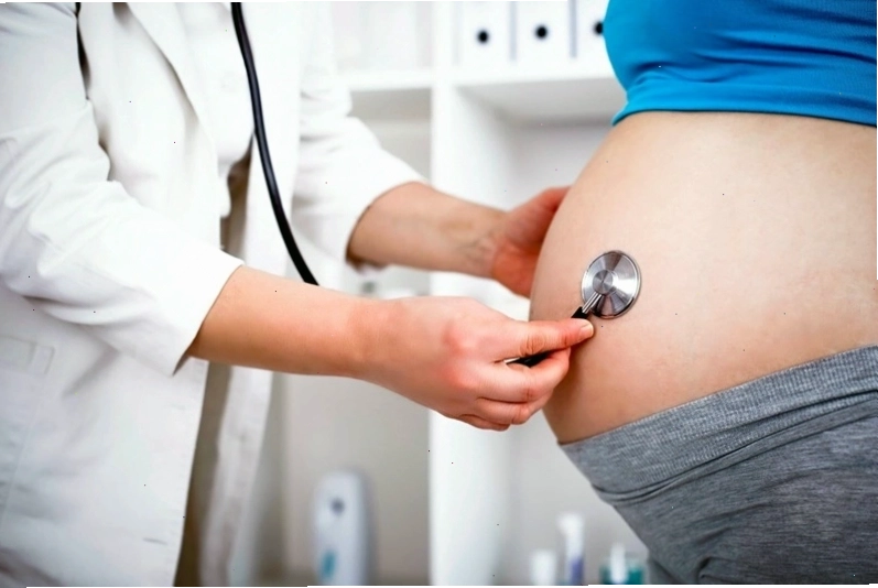 Nên đi khám để được chẩn đoán và điều trị bệnh