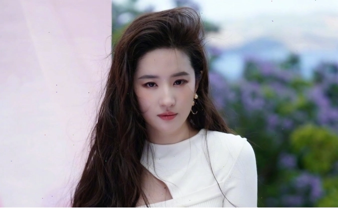 Nữ giới có mắt phượng mày ngài thường gặp nhiều may mắn và có cuộc sống hạnh phúc