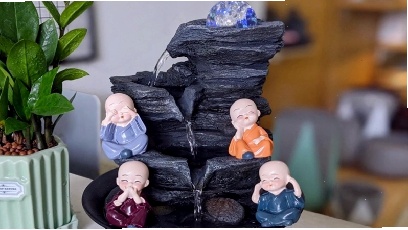 Phong thủy luân bằng đá với dòng nước chảy tạo sinh khí