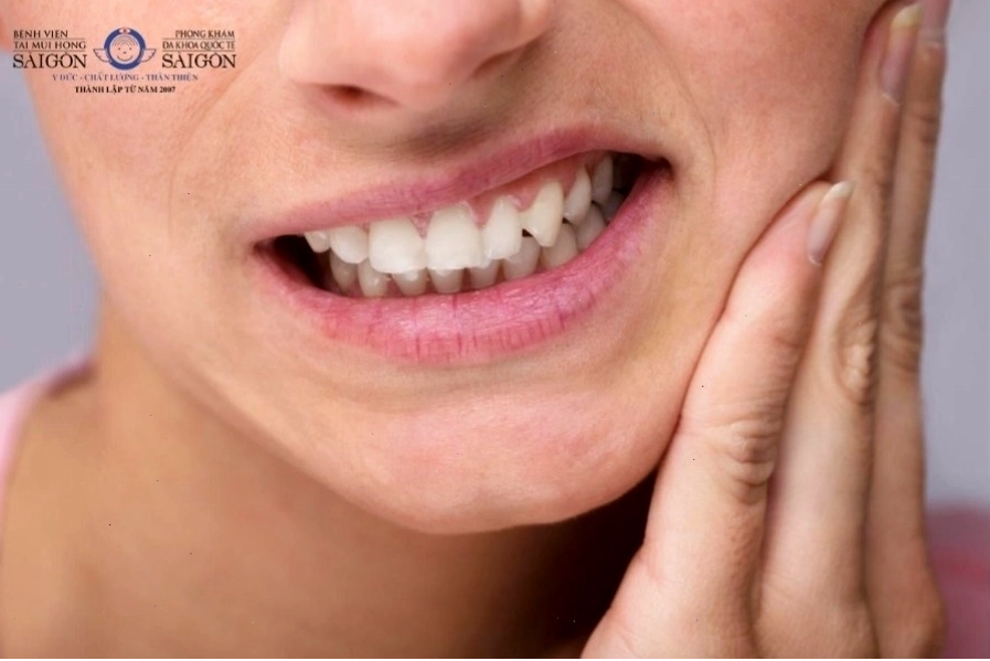 Răng khôn mọc lệch có thể gây ra biến chứng nguy hiểm
