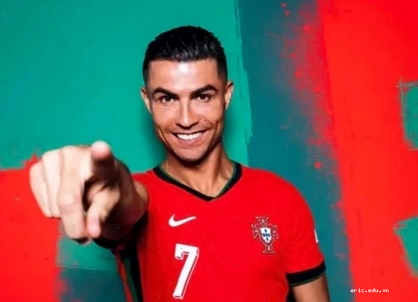 So sánh meme Ronaldo và các cầu thủ khác