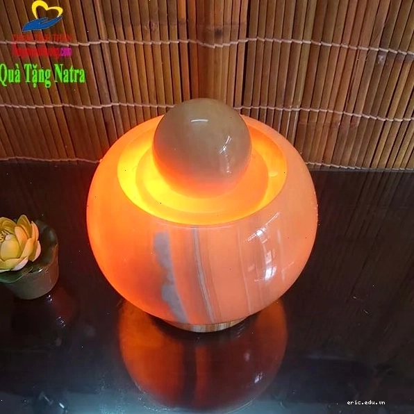 Thác nước đá phong thủy cẩm thạch vàng rực rỡ