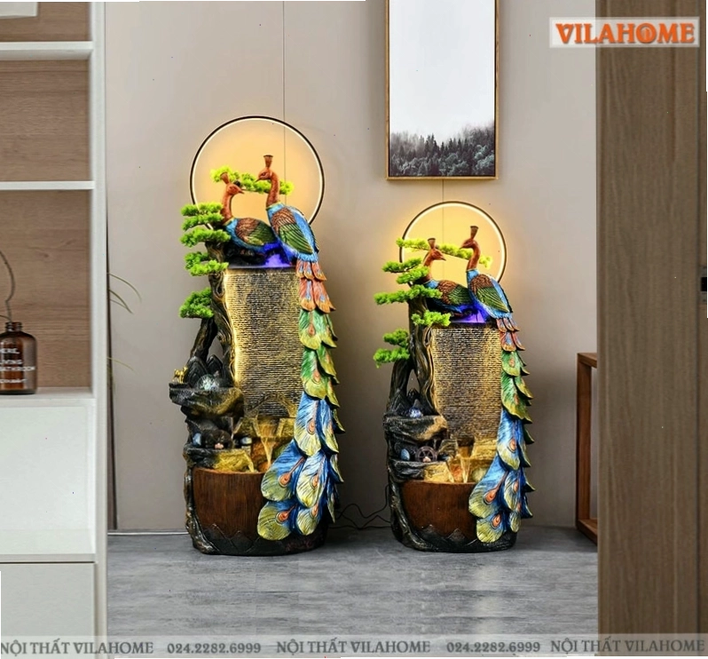 Thác nước tiểu cảnh dưới chân cầu thang