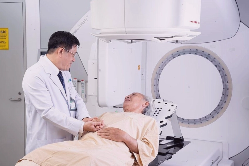 Trấn an tinh thần bệnh nhân trước khi xạ trị