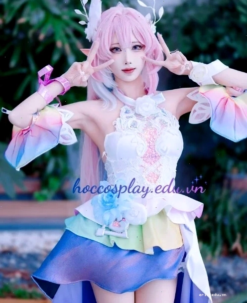 Trần Uyển Như cosplay nhân vật anime với thần thái cuốn hút