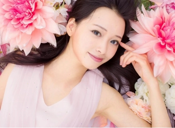 Tướng bàn tay của người phụ nữ có mệnh phụ phu nhân, thể hiện sự giàu có và quyền lực