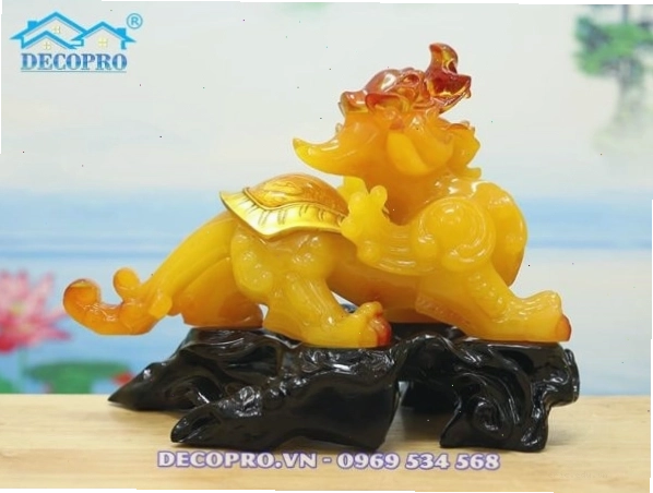 Tỳ Hưu phong thủy ngồi trên đống tiền vàng