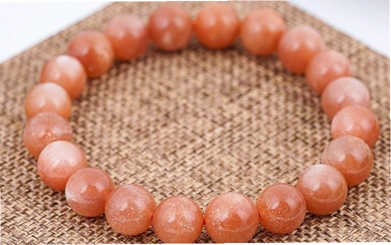 Vòng tay Đá Mặt Trời cho nữ mệnh Hỏa
