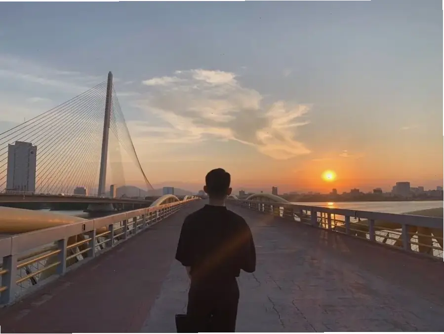 địa điểm ngắm hoàng hôn đẹp nhất Đà Nẵng tại bãi biển Mỹ Khê