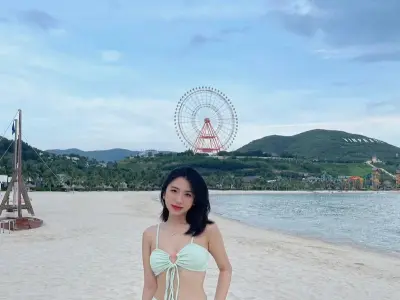 Hình ảnh gái xinh mặc bikini quyến rũ, đẹp từng centimet