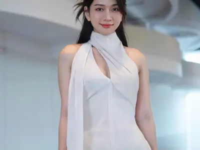 Tuyển chọn ảnh Lê Bống phong cách trẻ trung, năng động